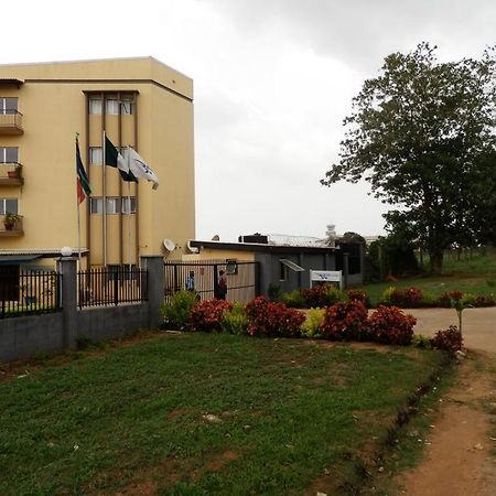 Blue Lodge Hotel Lagos Buitenkant foto