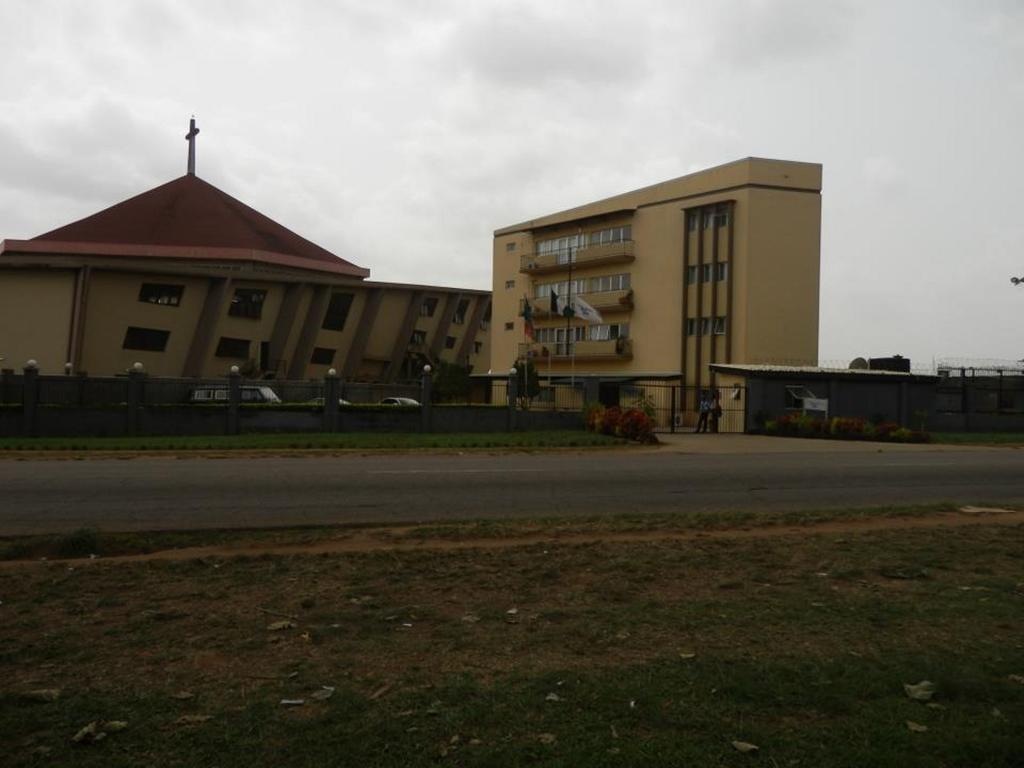 Blue Lodge Hotel Lagos Buitenkant foto