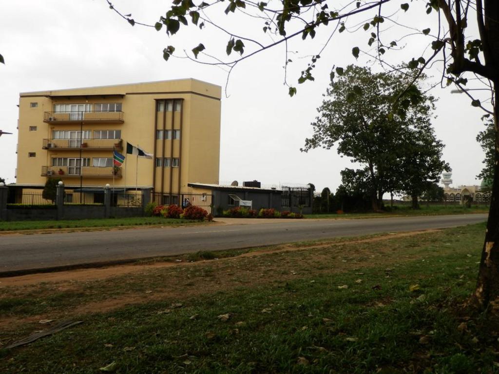 Blue Lodge Hotel Lagos Buitenkant foto